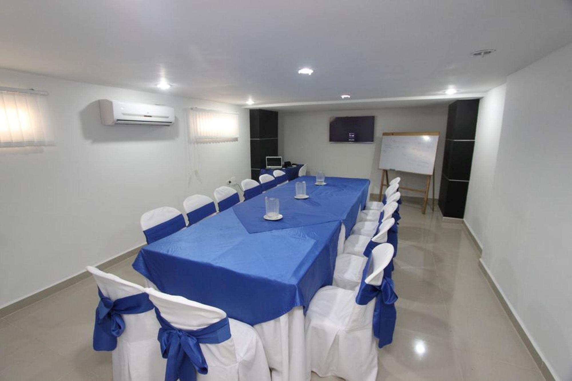 Hotel Puerta De Oro Barranquilla  Bagian luar foto